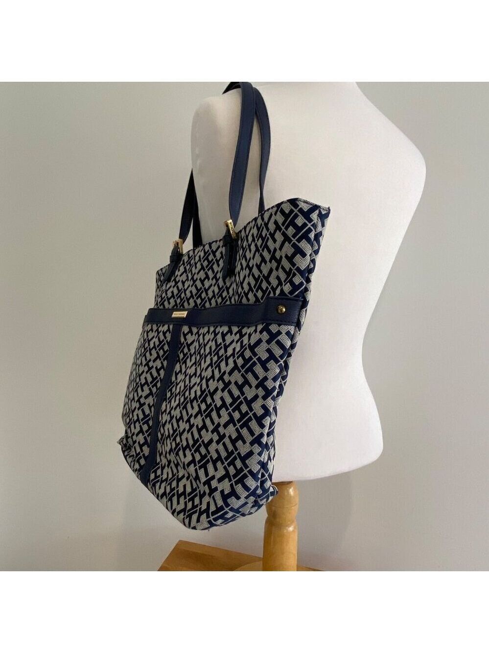 Tommy Hilfiger Navy &White Geometric Tote Bag/purse vegan Leather monogram large - Picture 3 of 14